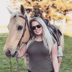 Meet your Posher, Amanda